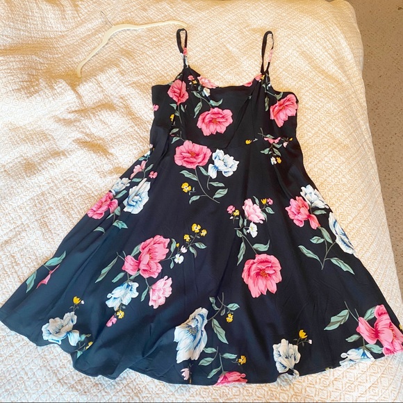 Old Navy Dresses & Skirts - Black floral Old Navy dress